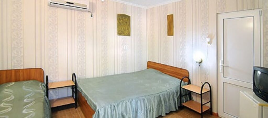 Автобусом к морю из Тулы в Джемете-гостиница НА ВИНОГРАДНОЙ номер