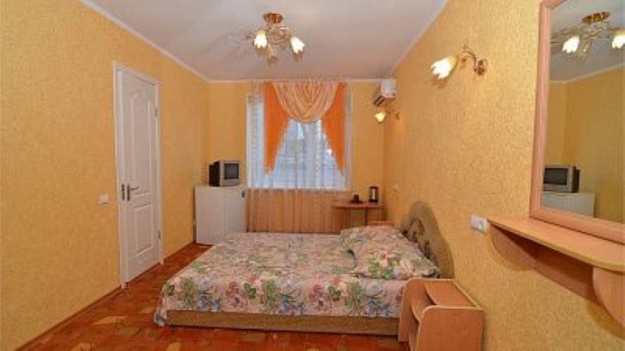 Автобусом к морю из Тулы в Крым Алушта гостевой дом ЕЛИЗАВЕТА номер 6