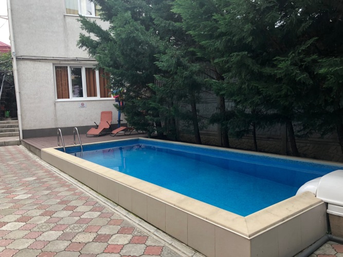 Автобусом к морю из Тулы в Крым Алушта гостевой дом КОМФОРТ бассейн
