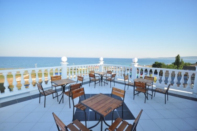 Автобусом из Тулы в Крым Береговое Вилла АСТЕРИ терраса