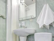 Автобусом к морю из Тулы в Крым Судак Отель СУРОЖ санузел стандарт 3-м