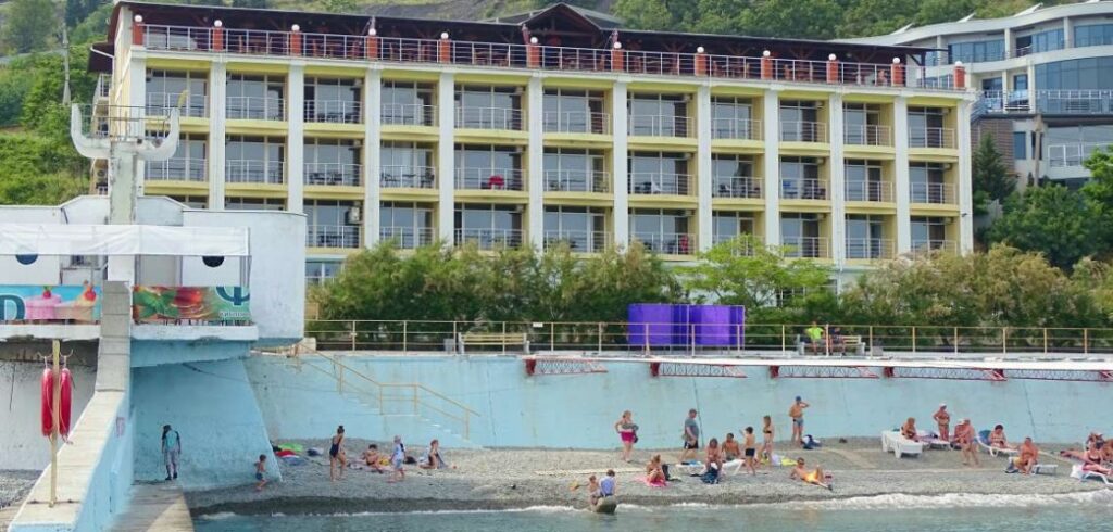 Автобусом к морю из Тулы в Крым Алушта Частная гостиница ЛЕГЕНДА пляж