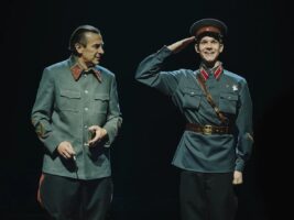 Автобусом из Тулы в Москву В списках не значился Театр Табакова